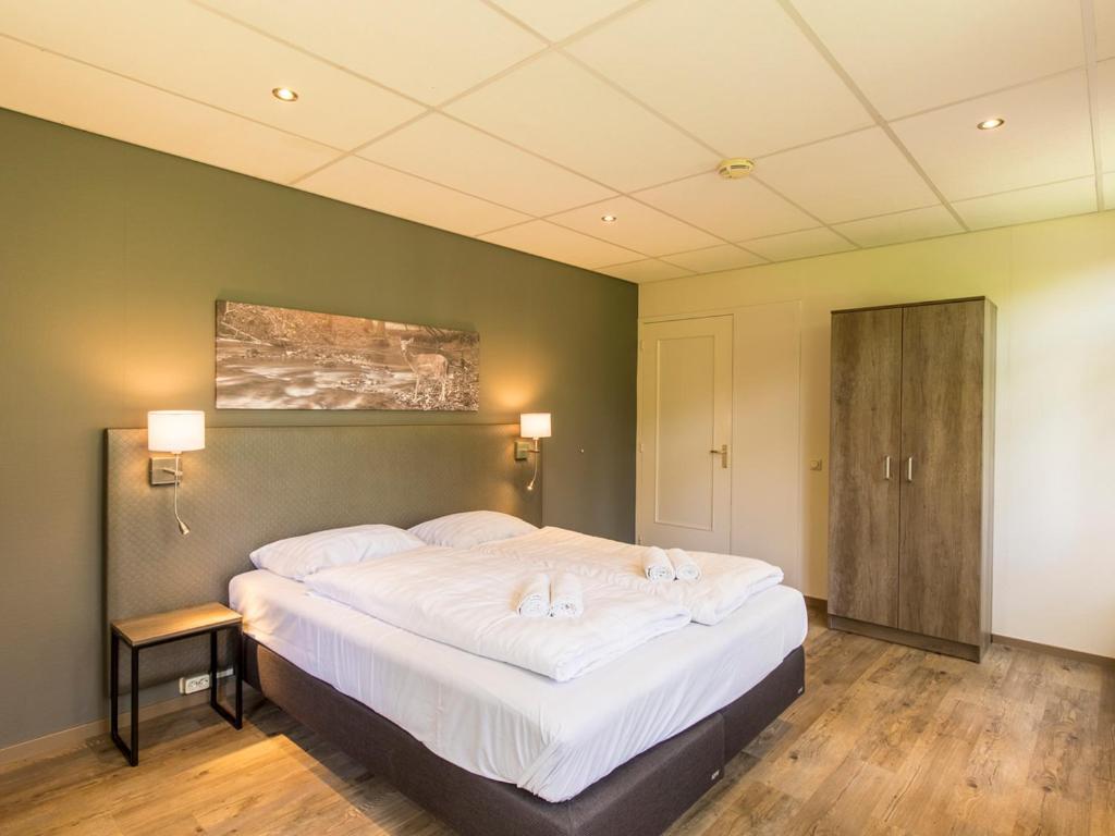 Comfort 6-Person Dog Bungalow In The Holiday Park Landal Heideheuvel Beekbergen Oda fotoğraf