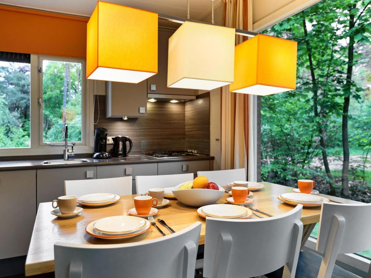 Comfort 6-Person Dog Bungalow In The Holiday Park Landal Heideheuvel Beekbergen Oda fotoğraf