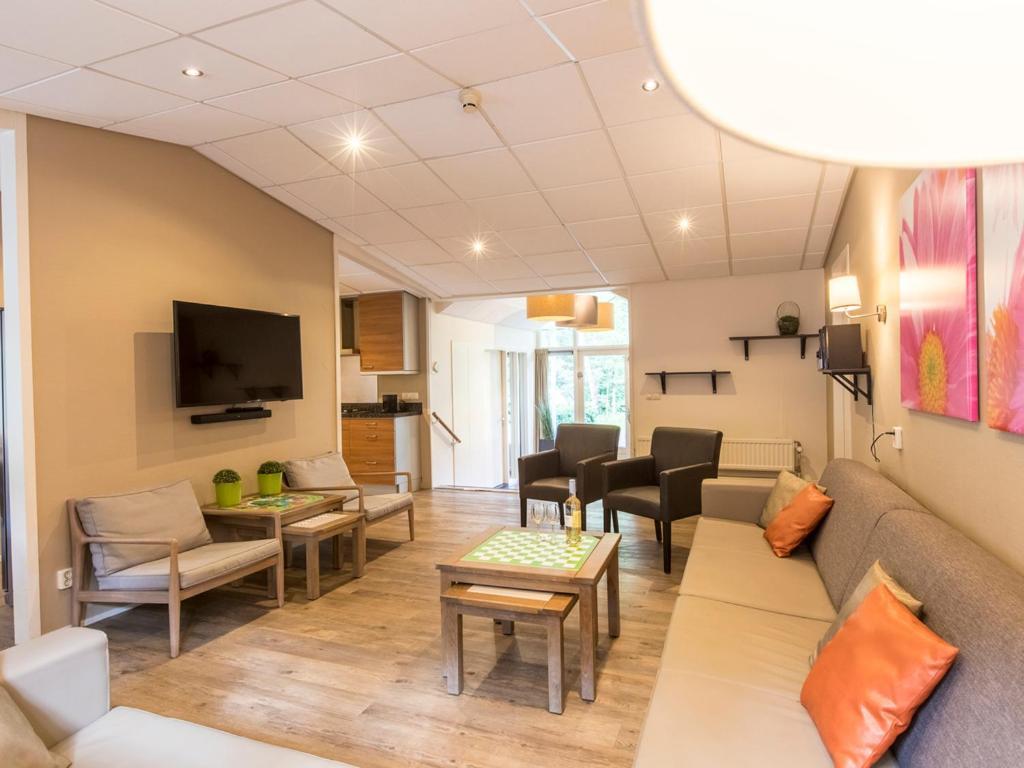 Comfort 6-Person Dog Bungalow In The Holiday Park Landal Heideheuvel Beekbergen Oda fotoğraf