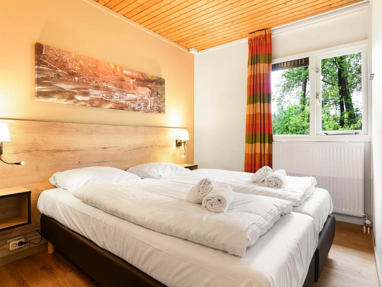 Comfort 6-Person Dog Bungalow In The Holiday Park Landal Heideheuvel Beekbergen Dış mekan fotoğraf